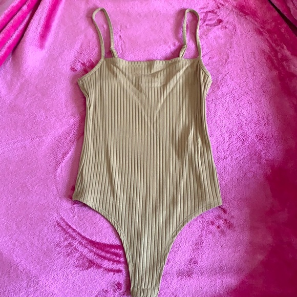 Tan straight neckline bodysuit - Picture 1 of 3
